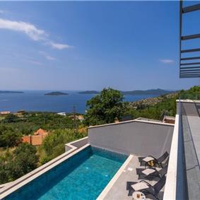 4 bedroom villa with pool in Dubrovnik region, sleeps 8 